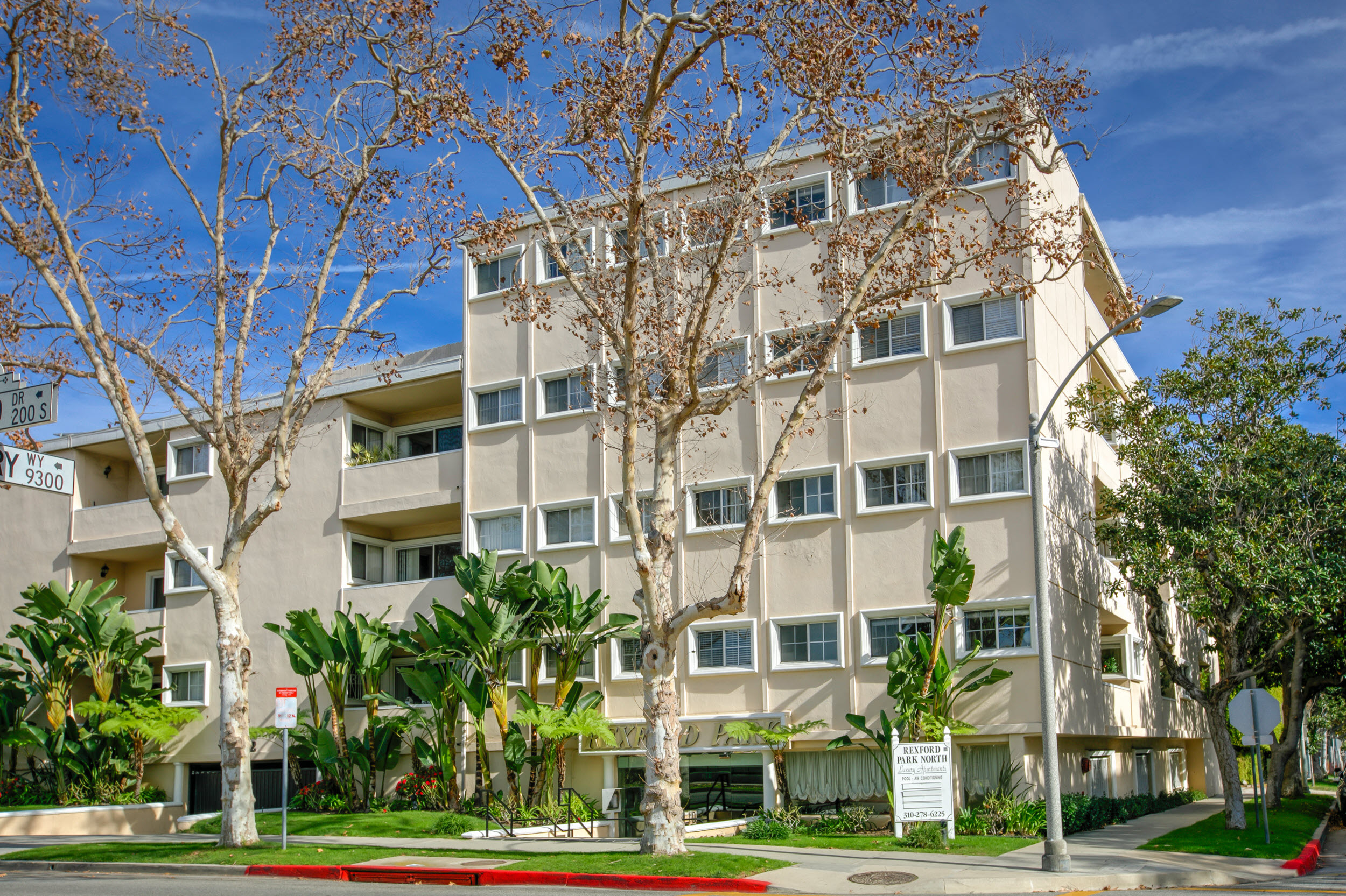 Apartment Building in Beverly Hills